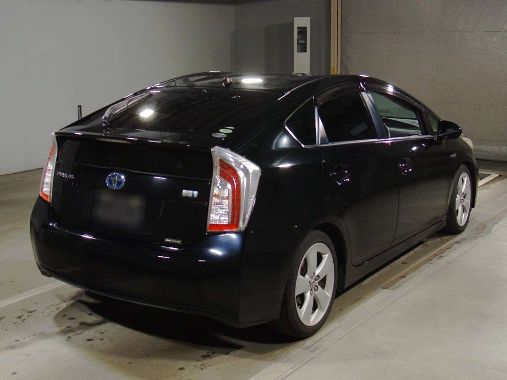 2014 Toyota Prius ZVW30[1]