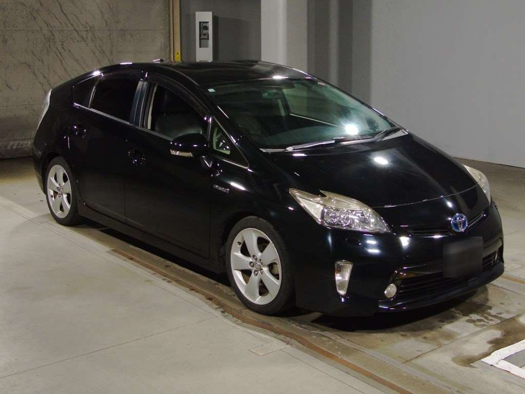 2014 Toyota Prius ZVW30[2]