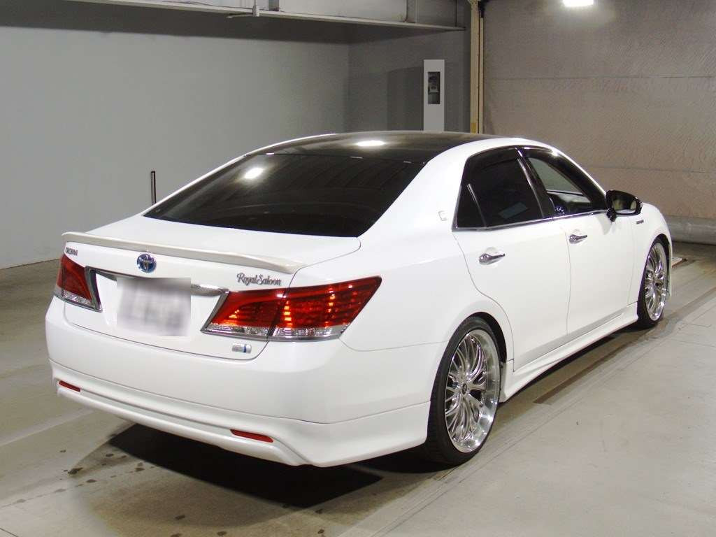 2013 Toyota Crown Hybrid AWS210[1]