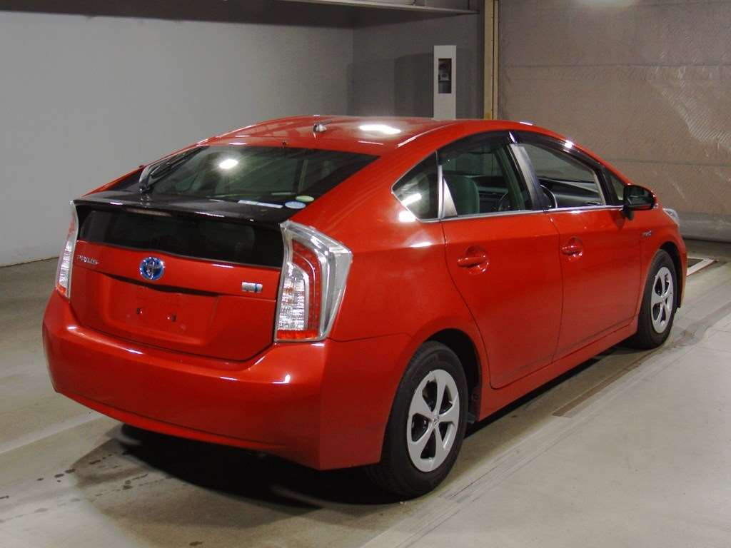 2013 Toyota Prius ZVW30[1]