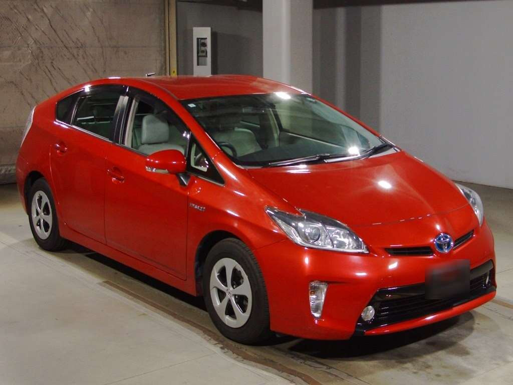 2013 Toyota Prius ZVW30[2]