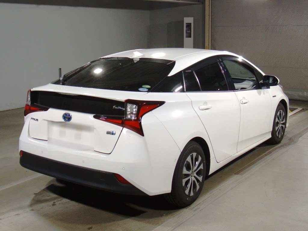 2019 Toyota Prius ZVW51[1]