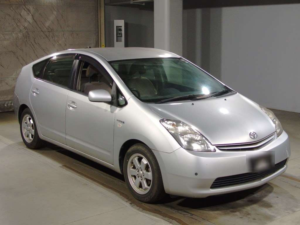 2011 Toyota Prius NHW20[2]