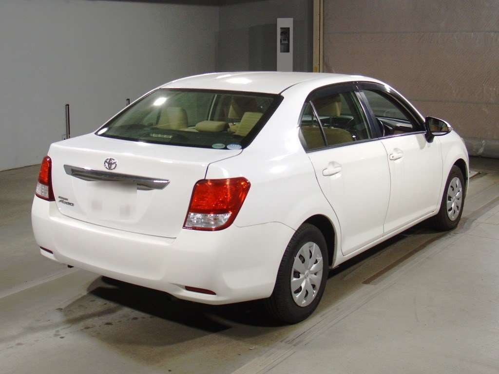 2013 Toyota Corolla Axio NRE160[1]