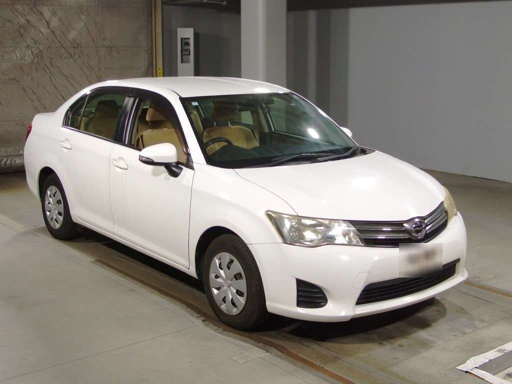 2013 Toyota Corolla Axio NRE160[2]