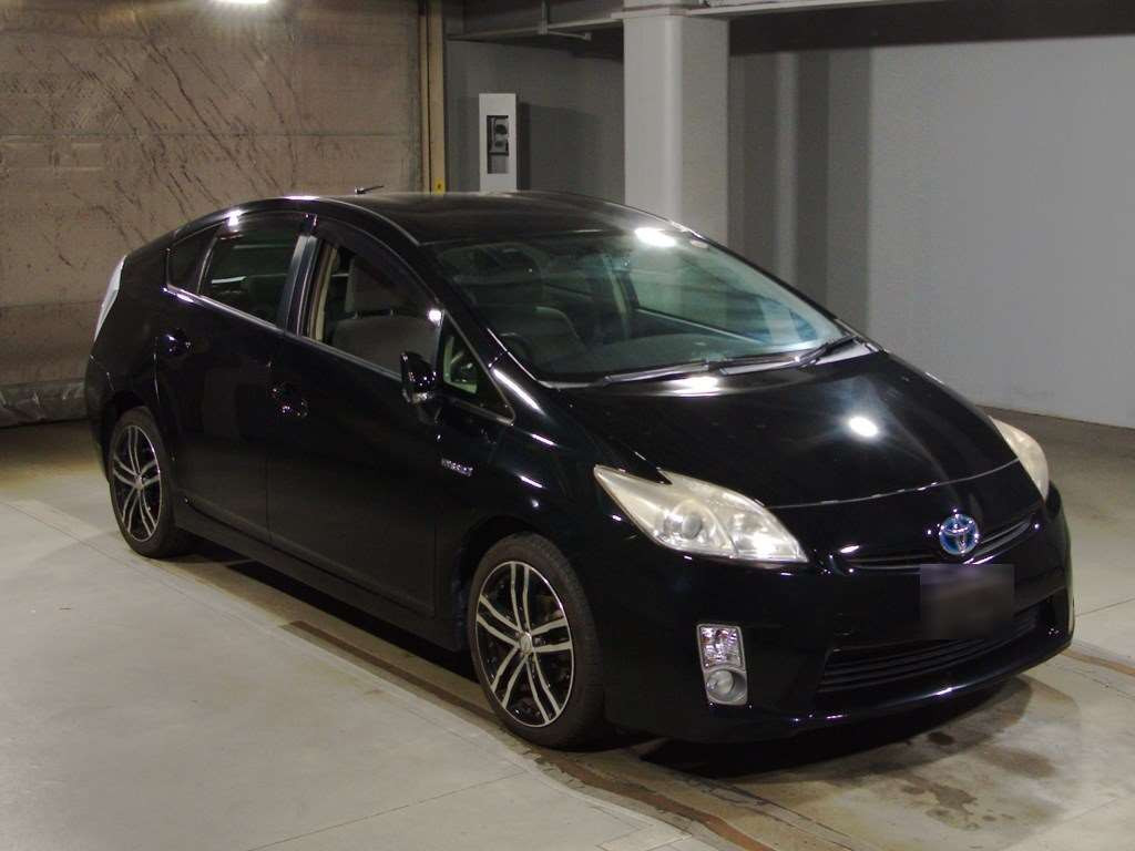 2011 Toyota Prius ZVW30[2]