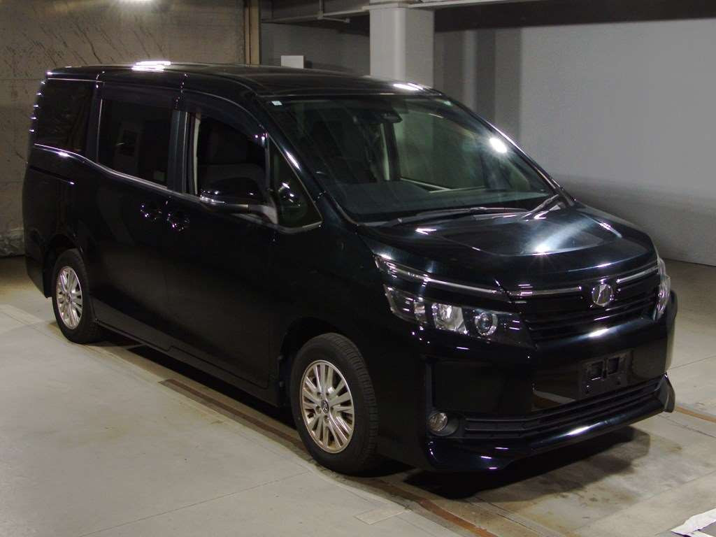 2017 Toyota Voxy ZRR80G[2]