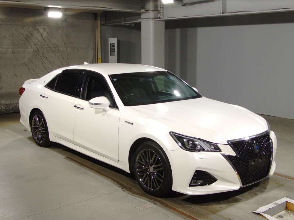 2015 Toyota Crown Hybrid AWS210[2]