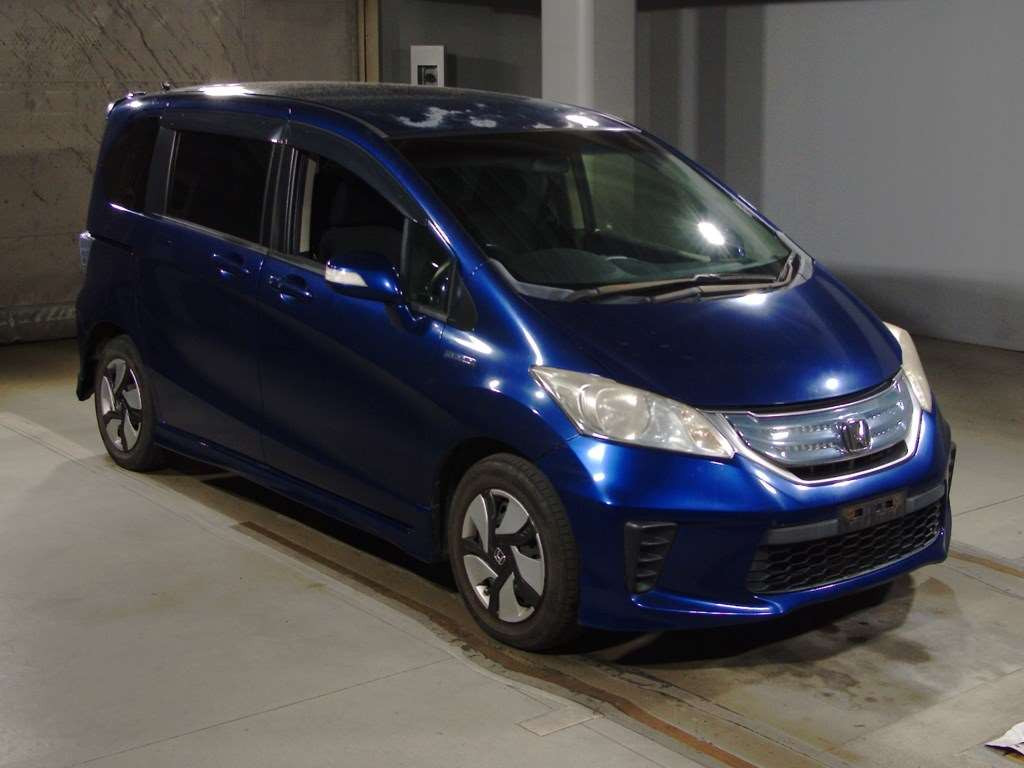 2012 Honda Freed hybrid GP3[2]