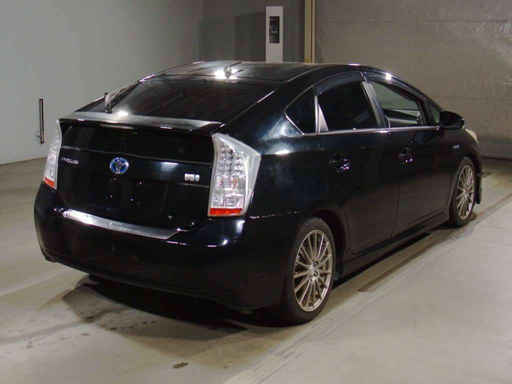 2010 Toyota Prius ZVW30[1]