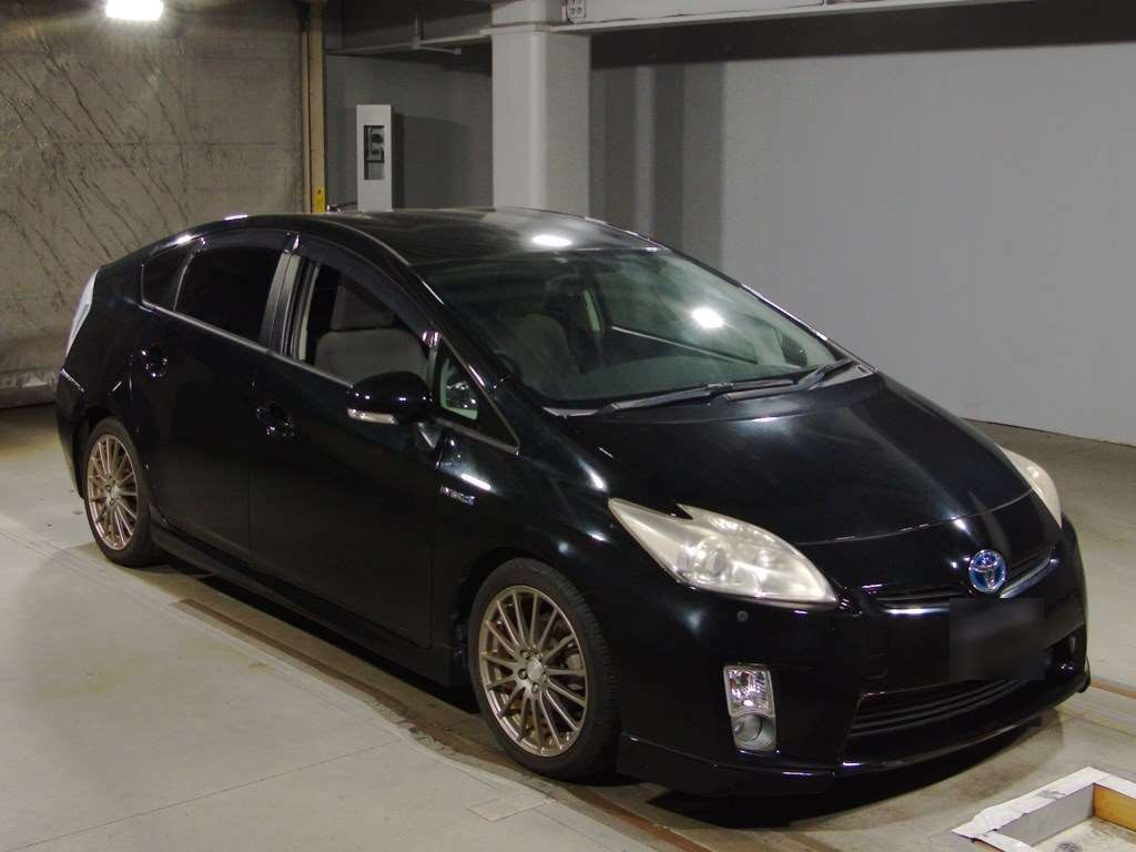 2010 Toyota Prius ZVW30[2]