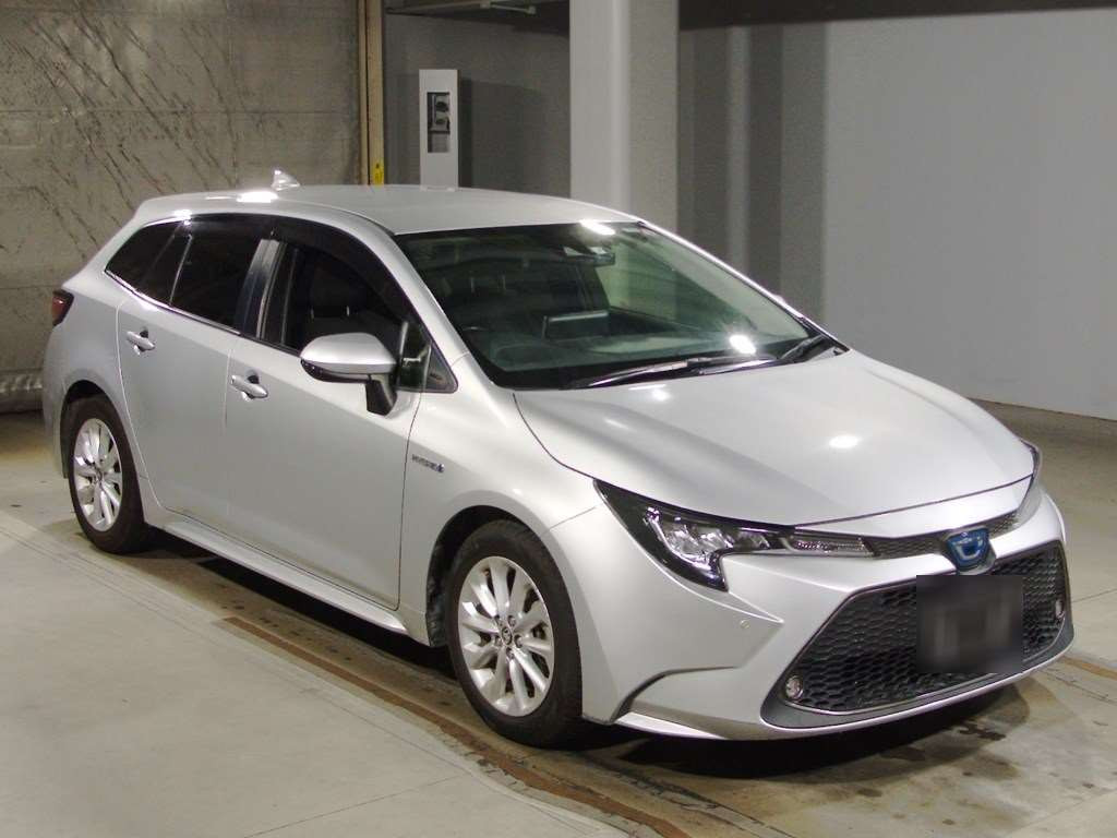 2019 Toyota Corolla Touring Wagon ZWE211W[2]