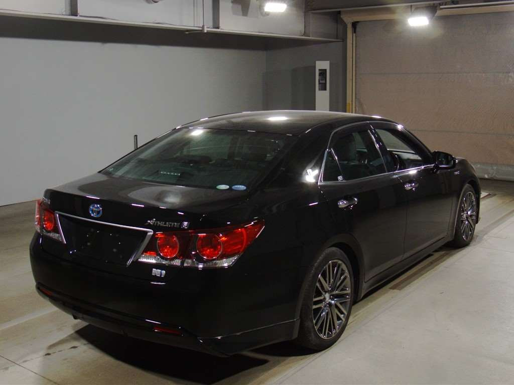 2016 Toyota Crown Hybrid AWS210[1]