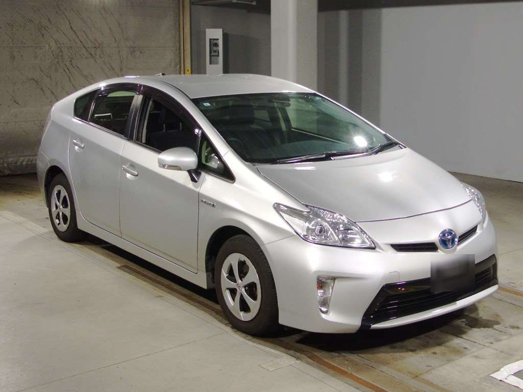 2013 Toyota Prius ZVW30[2]