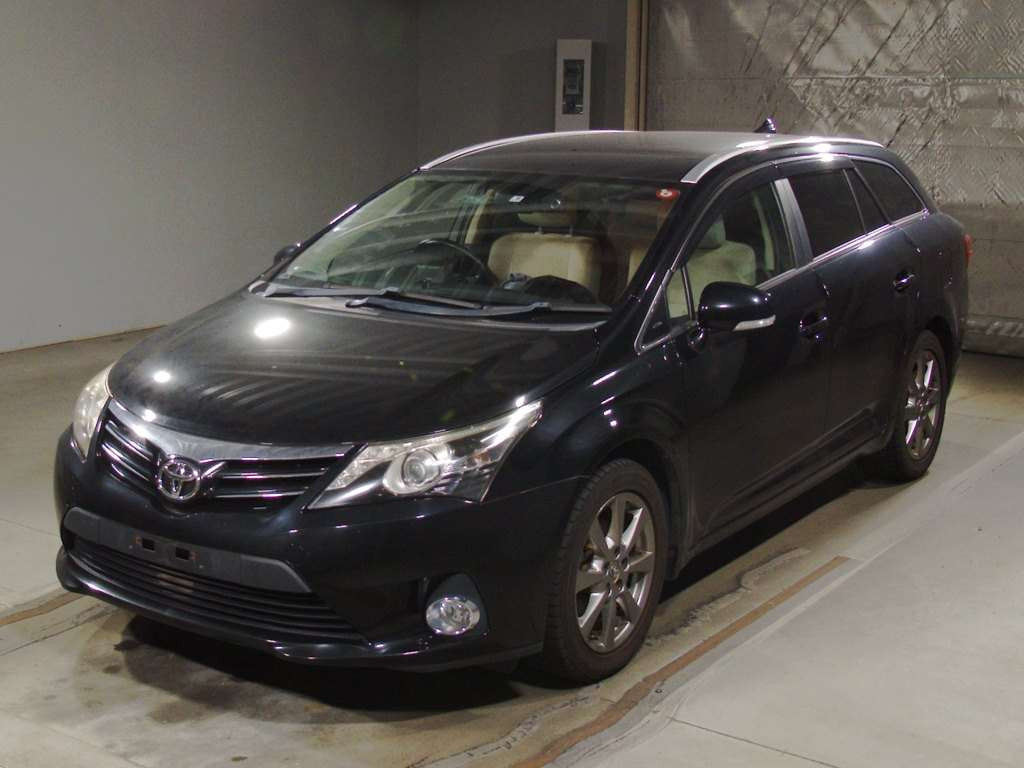 2013 Toyota Avensis Wagon ZRT272W[0]