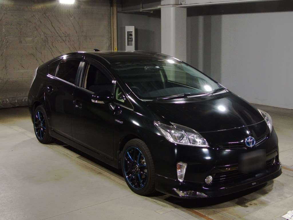 2014 Toyota Prius ZVW30[2]