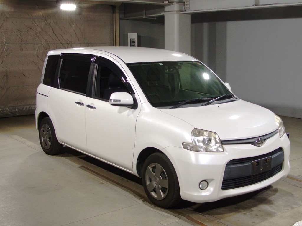 2014 Toyota Sienta NCP81G[2]