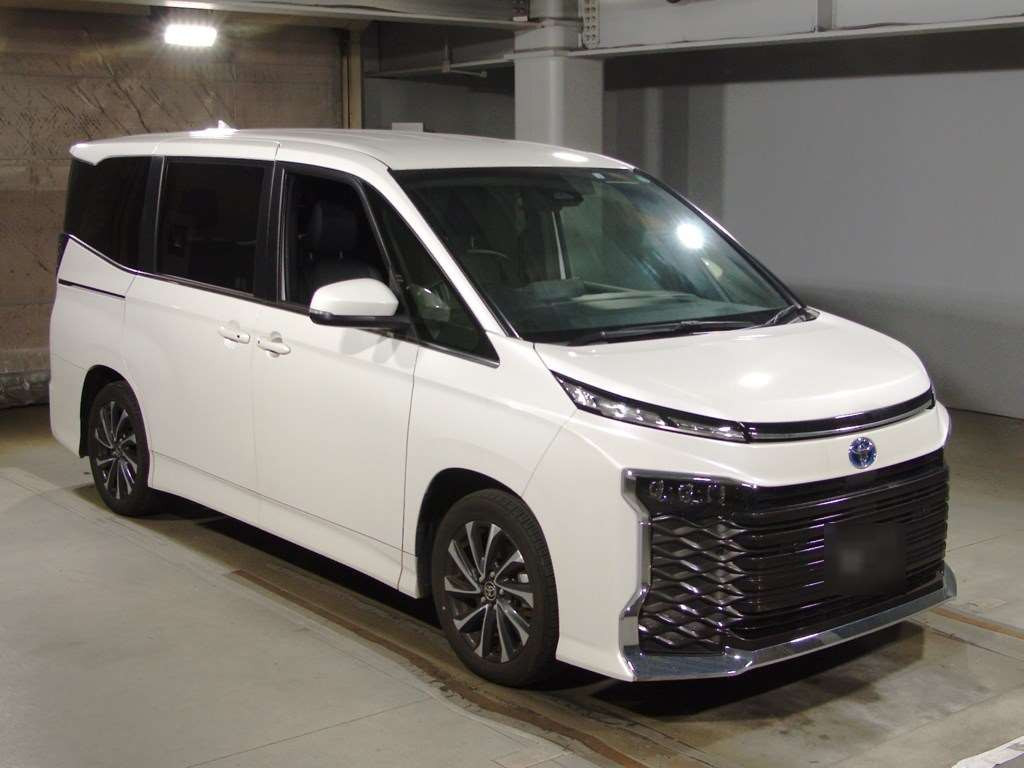 2022 Toyota Voxy ZWR90W[2]