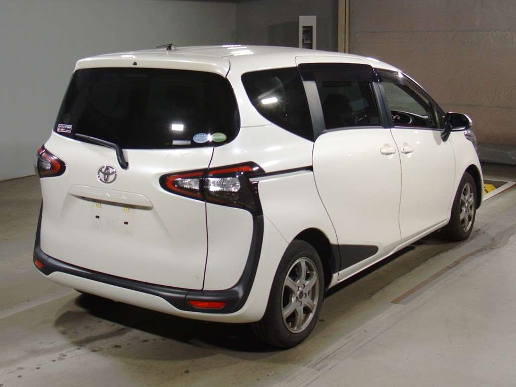 2015 Toyota Sienta NSP170G[1]