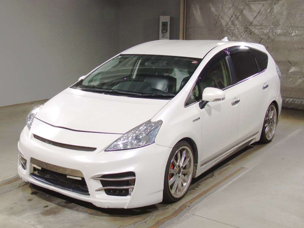 2014 Toyota Prius alpha ZVW41W[0]