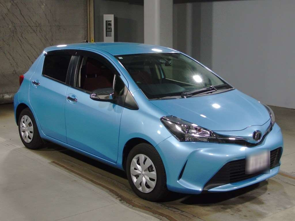 2016 Toyota Vitz KSP130[2]