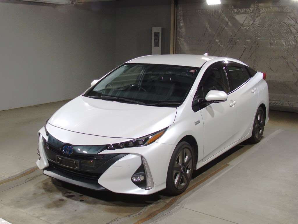 2020 Toyota Prius PHV ZVW52[0]