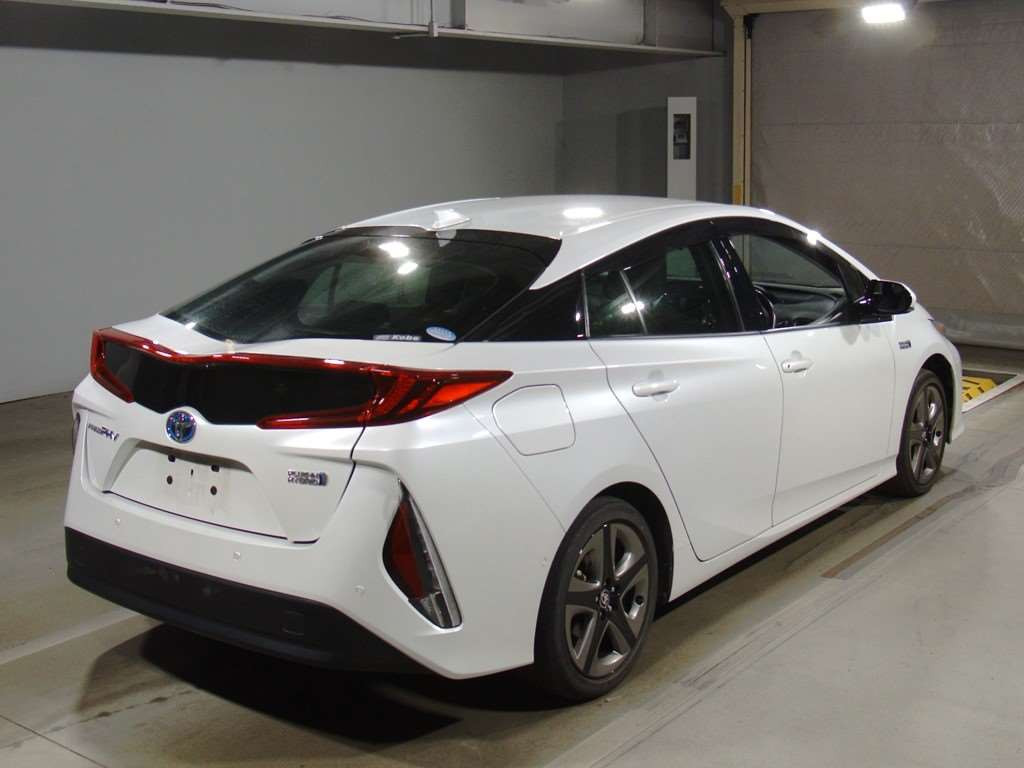 2020 Toyota Prius PHV ZVW52[1]