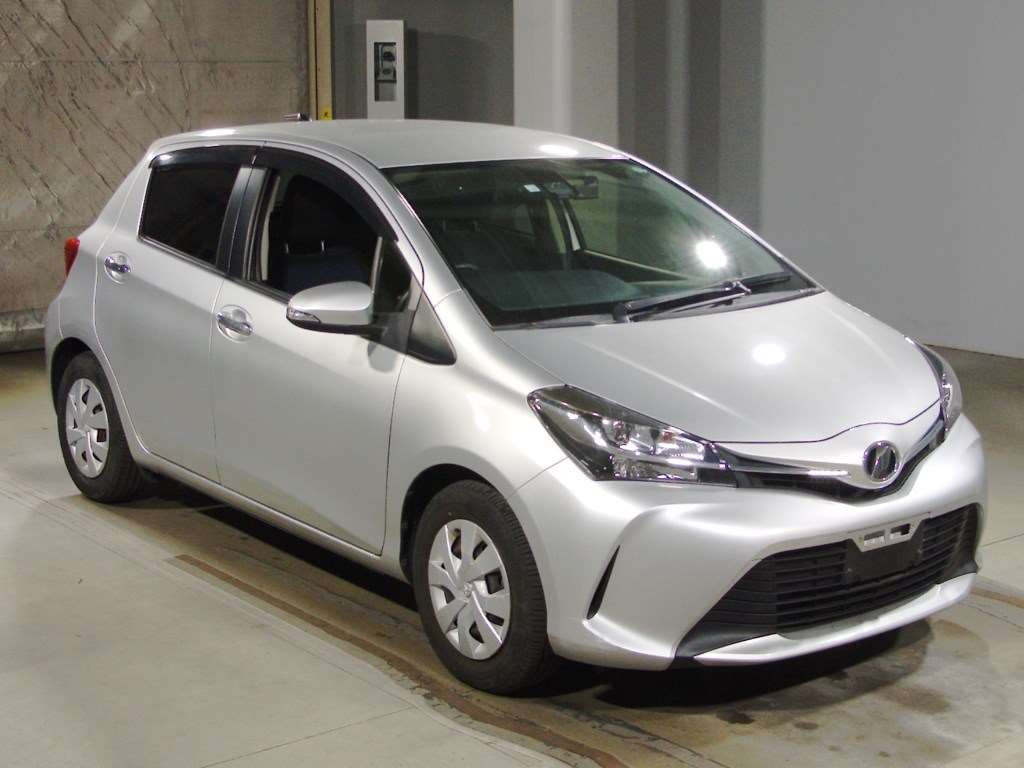 2016 Toyota Vitz NSP130[2]