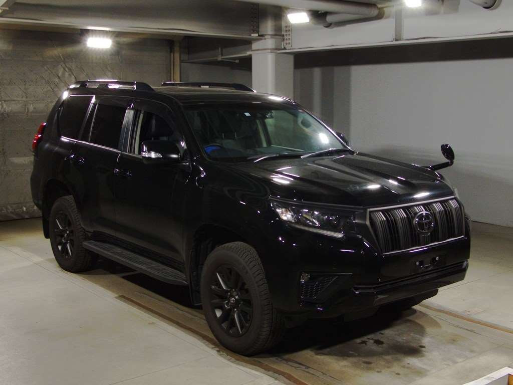 2022 Toyota Land Cruiser Prado TRJ150W[2]