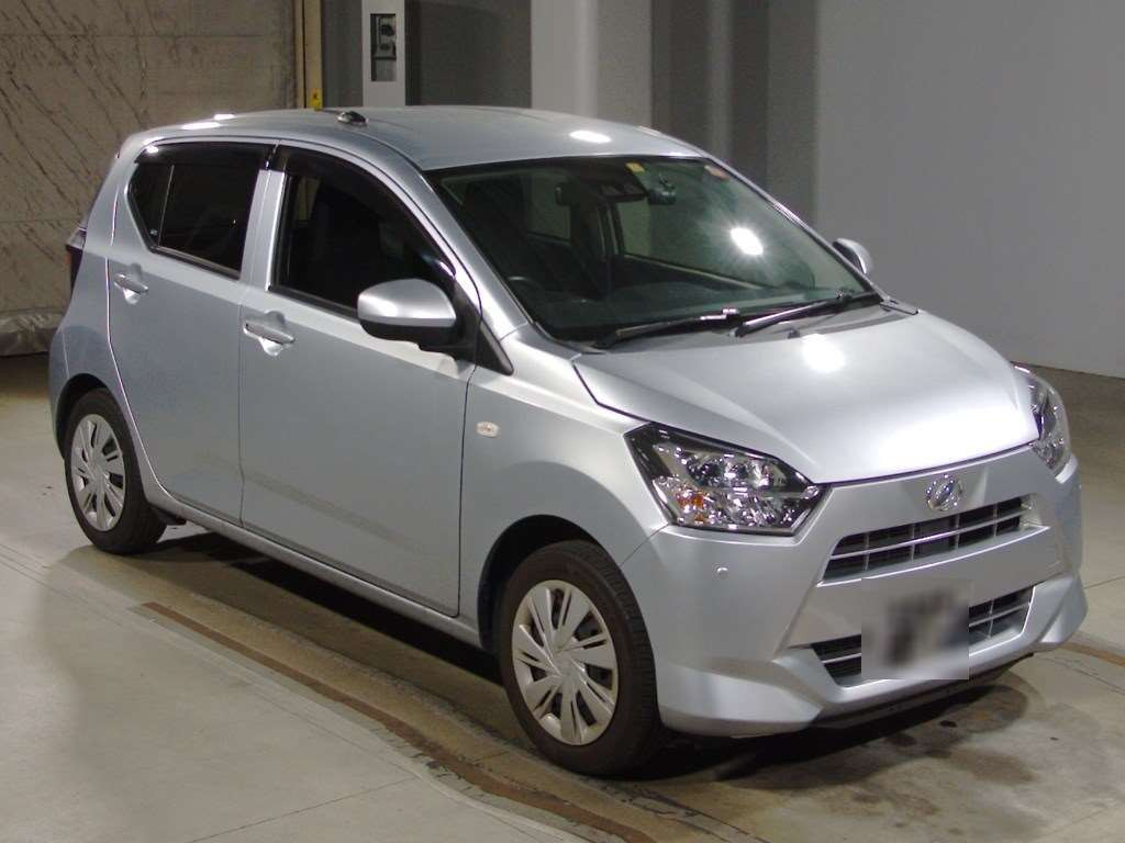 2017 Daihatsu Mira es LA350S[2]