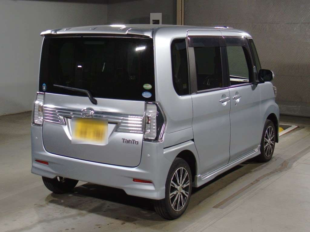 2016 Daihatsu Tanto Custom LA600S[1]