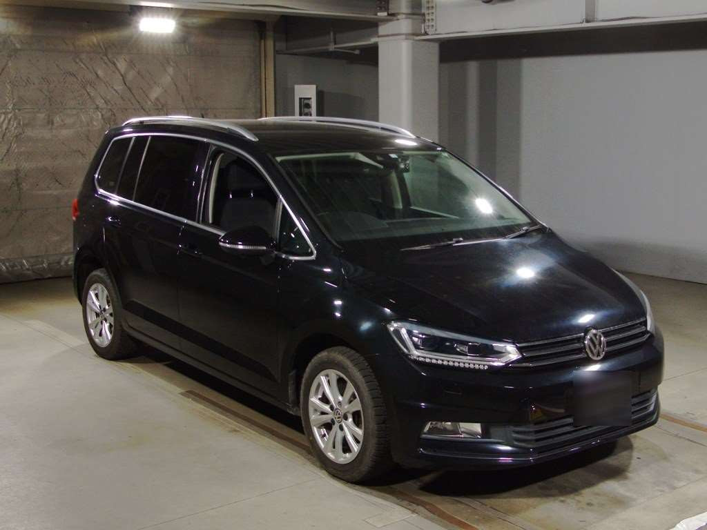 2016 Volkswagen Golf Touran 1TCZD[2]