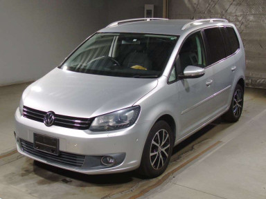 2014 Volkswagen Golf Touran