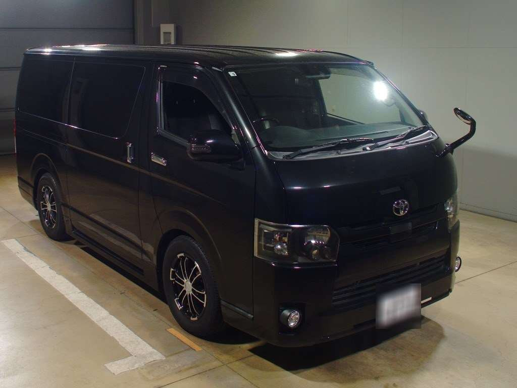 2017 Toyota Regiusace Van TRH200V[2]