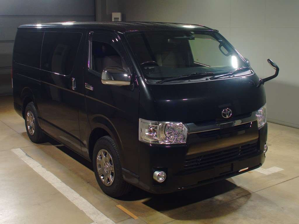 2018 Toyota Hiace Van GDH201V[2]