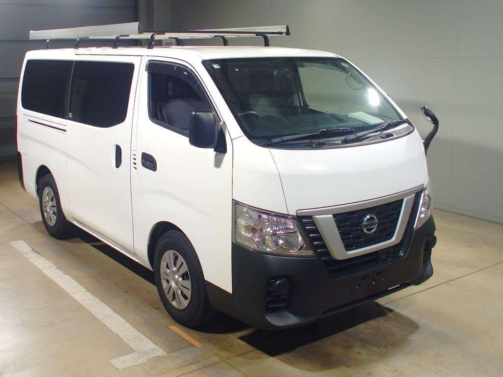 2017 Nissan NV350 CARAVAN VAN VR2E26[2]