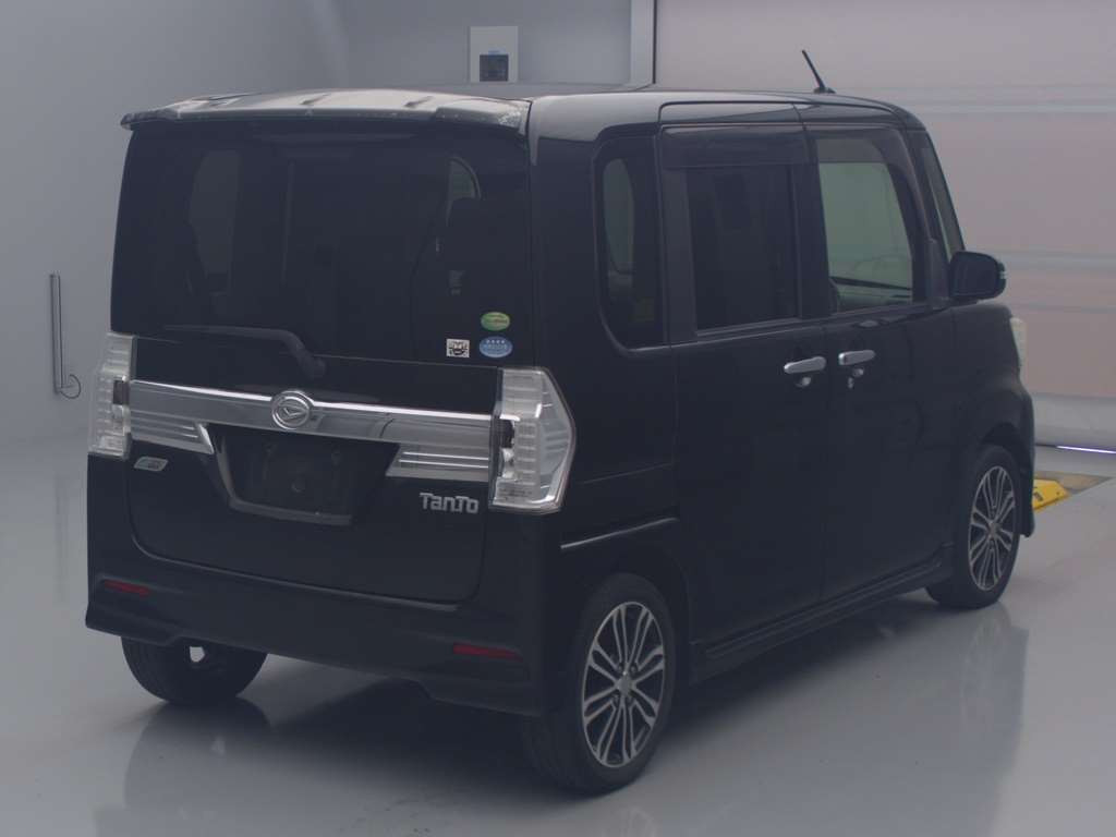 2014 Daihatsu Tanto Custom LA600S[1]