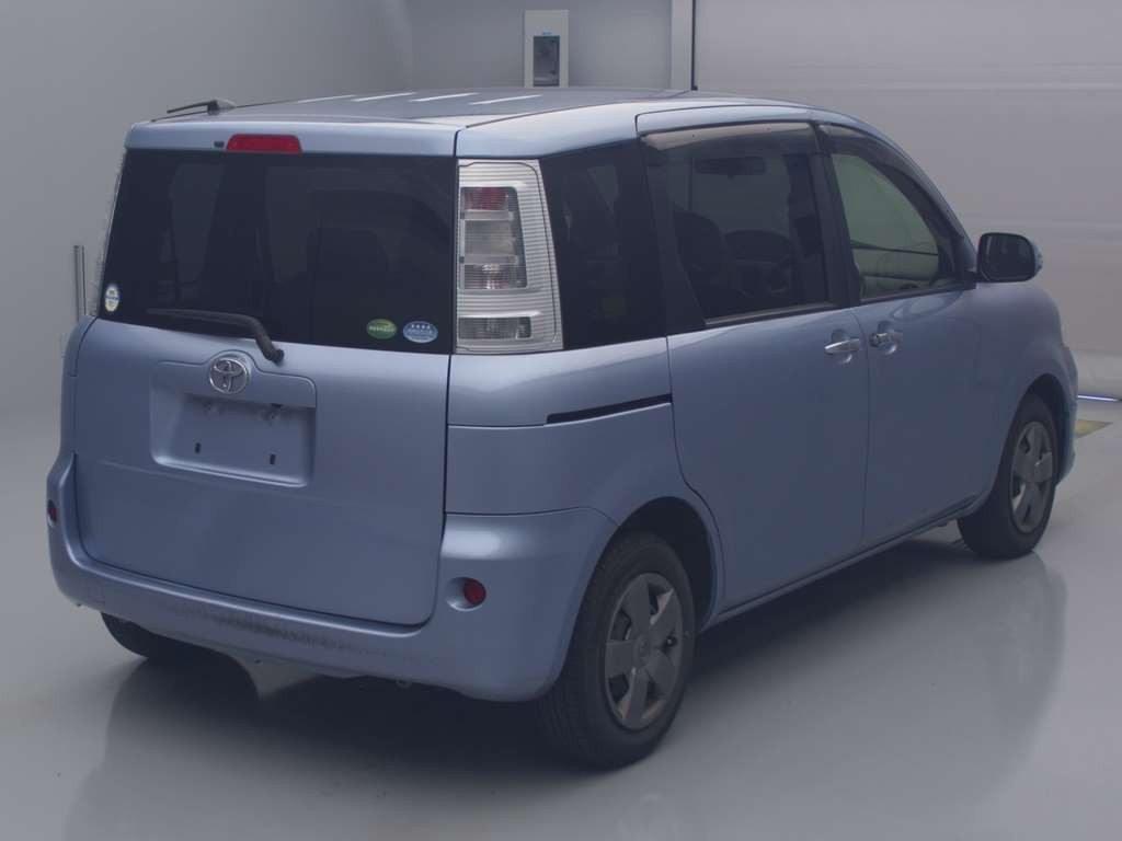 2015 Toyota Sienta NCP81G[1]