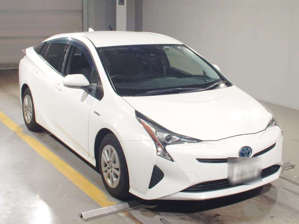 2018 Toyota Prius ZVW50[2]