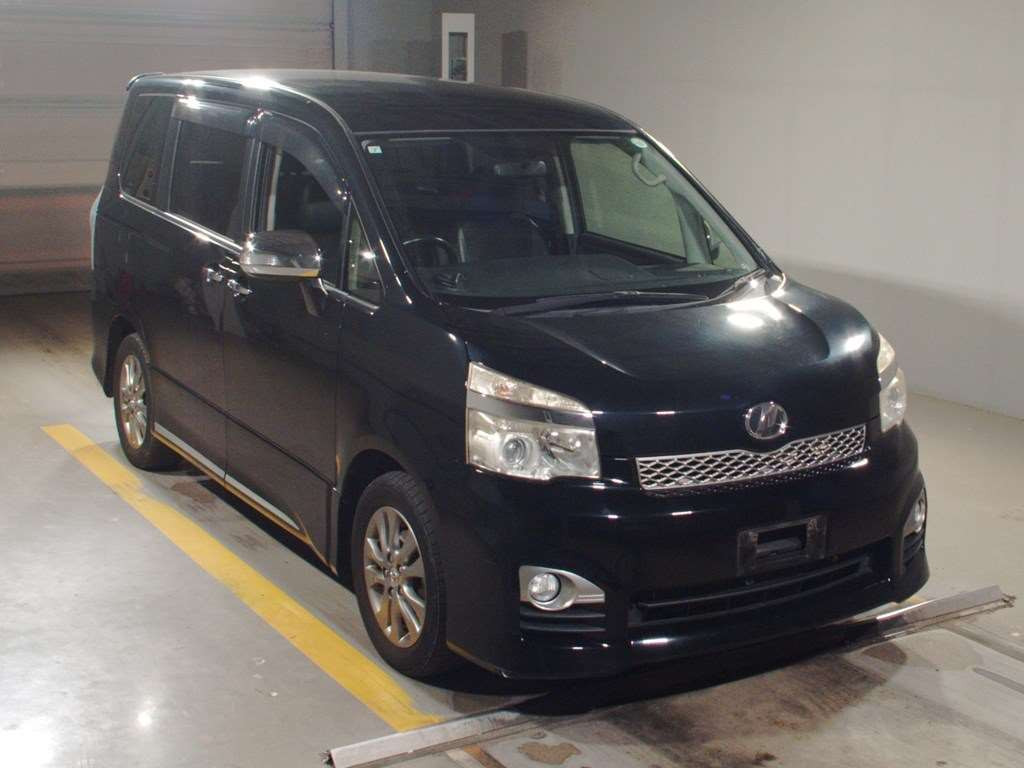 2013 Toyota Voxy ZRR70W[2]