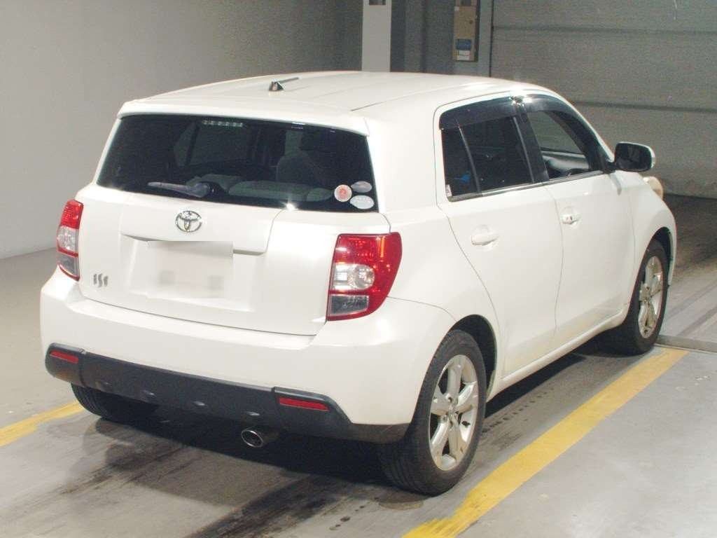 2010 Toyota IST NCP110[1]