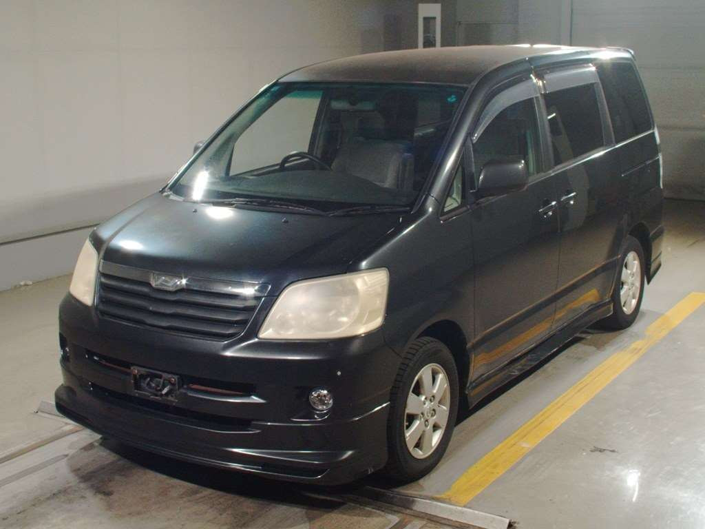 2003 Toyota Noah AZR60G[0]