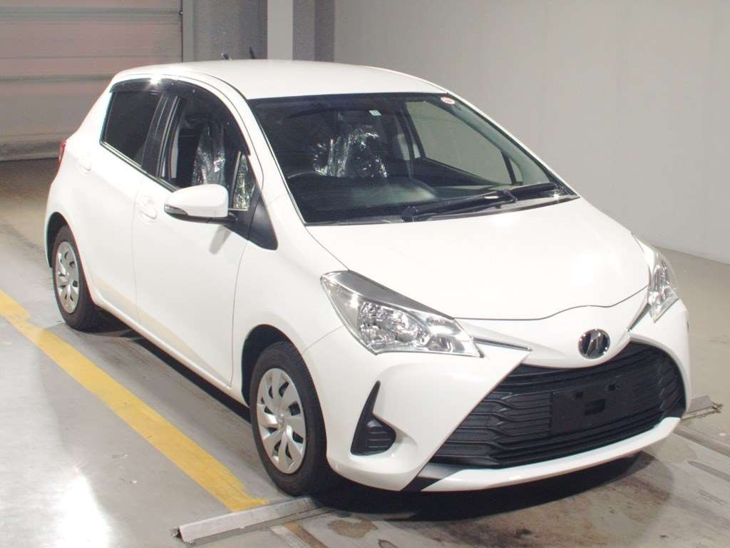 2017 Toyota Vitz KSP130[2]