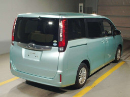 2015 Toyota Noah