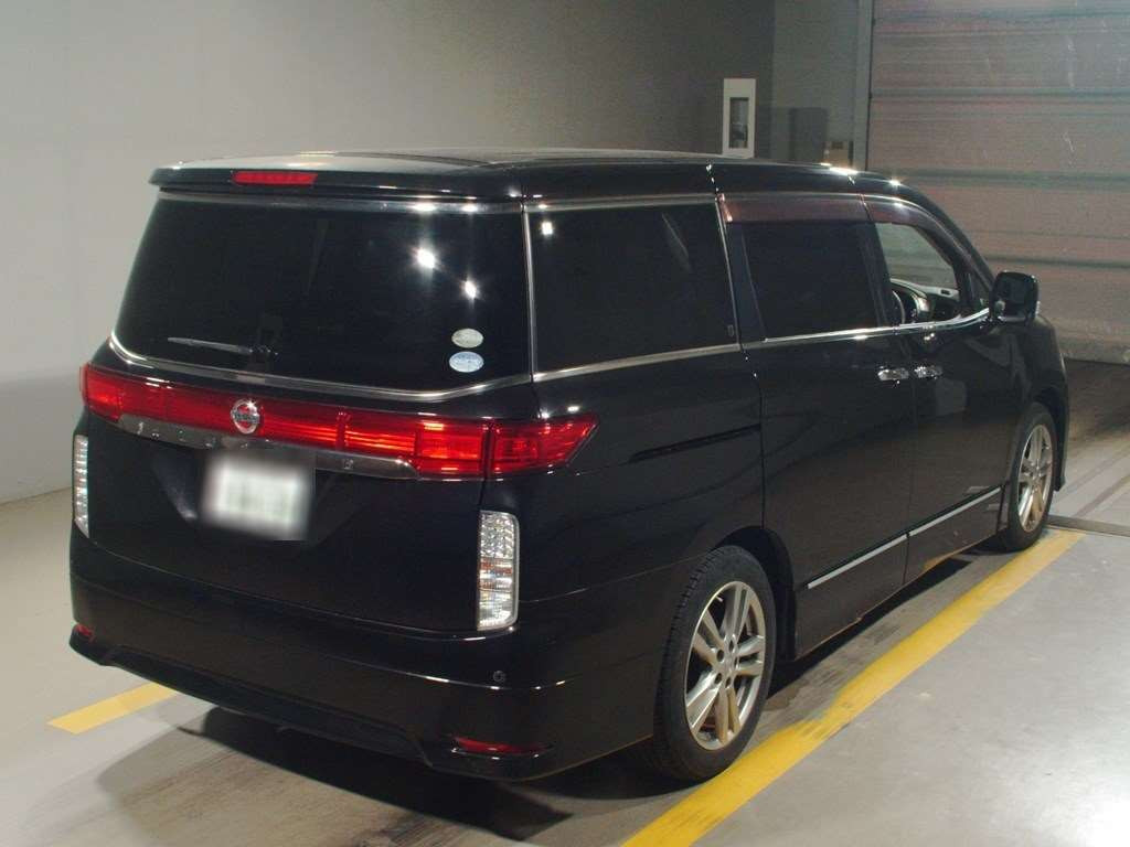 2010 Nissan Elgrand TE52[1]