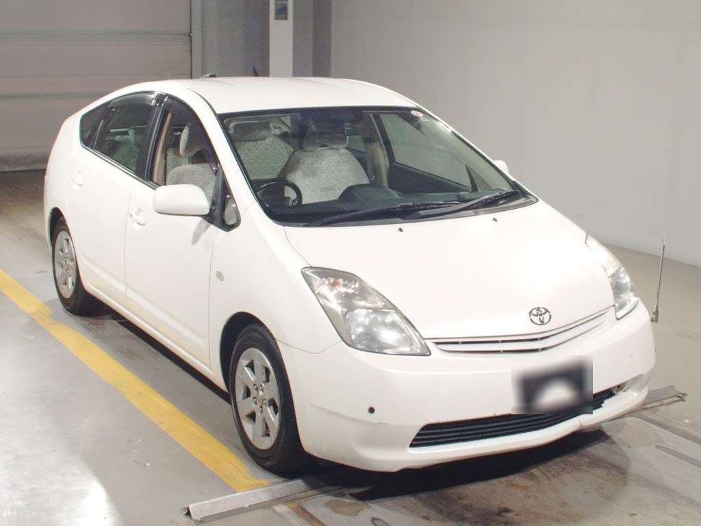 2005 Toyota Prius NHW20[2]