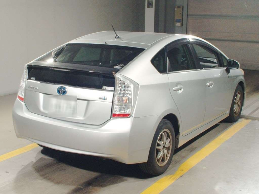 2010 Toyota Prius ZVW30[1]