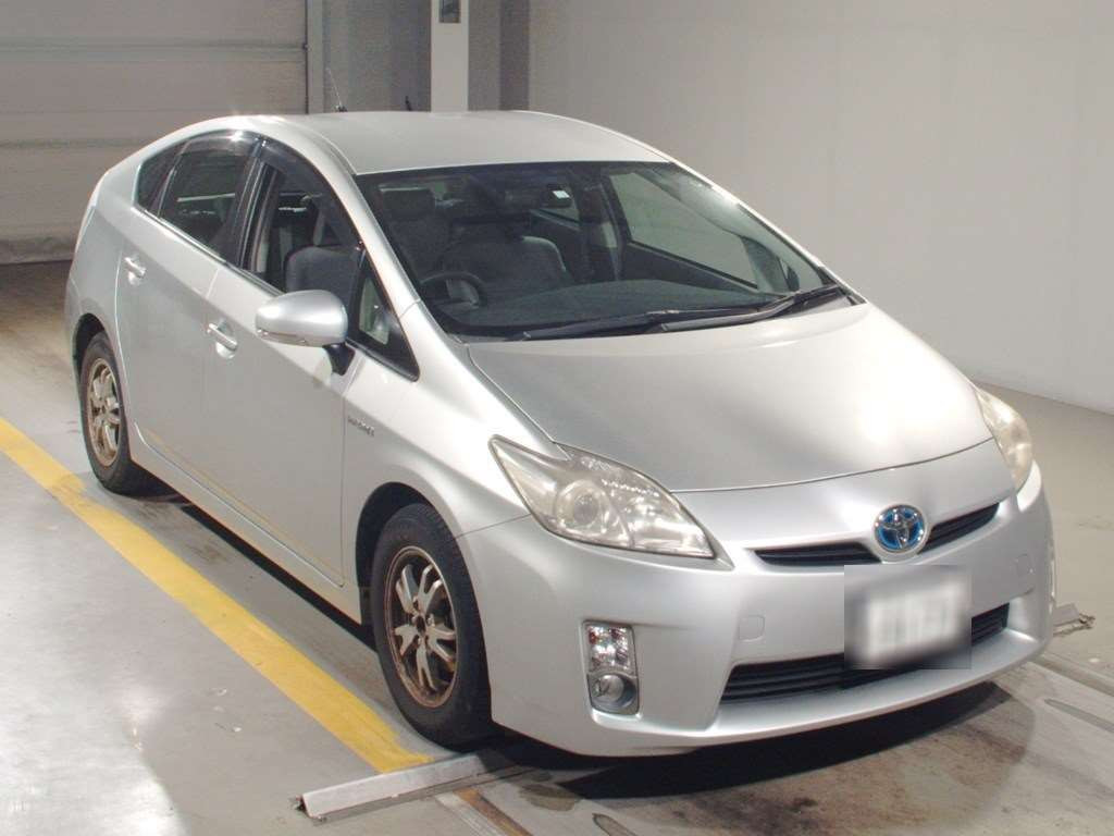 2010 Toyota Prius ZVW30[2]