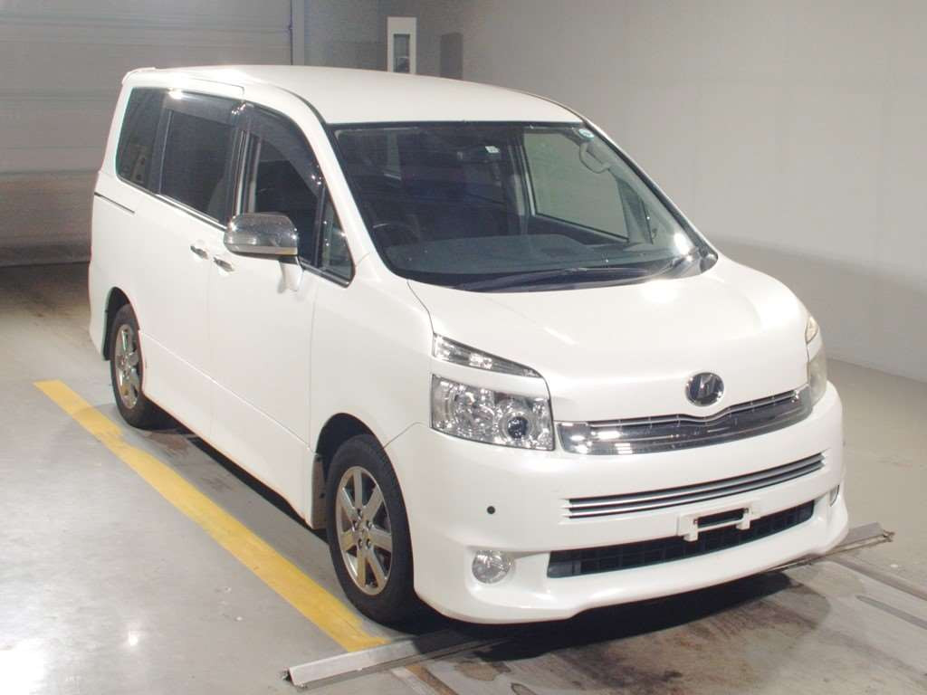 2009 Toyota Voxy ZRR70W[2]