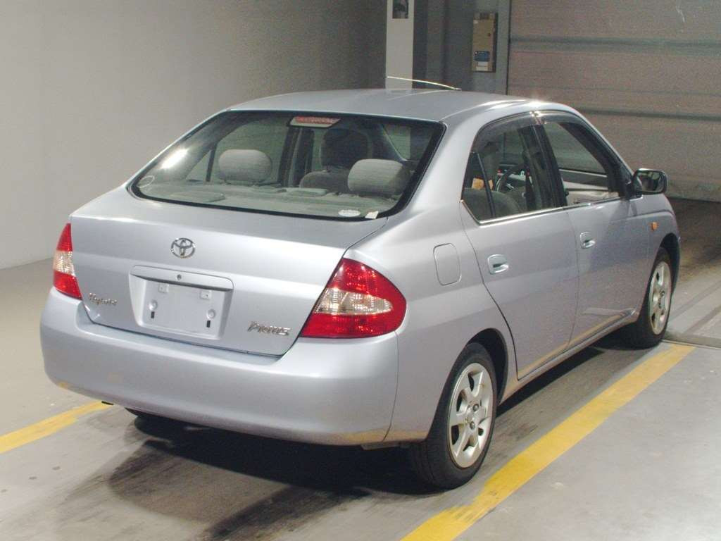 2001 Toyota Prius NHW11[1]